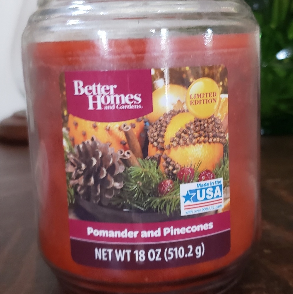 Pomander and pinecone limited edition candle